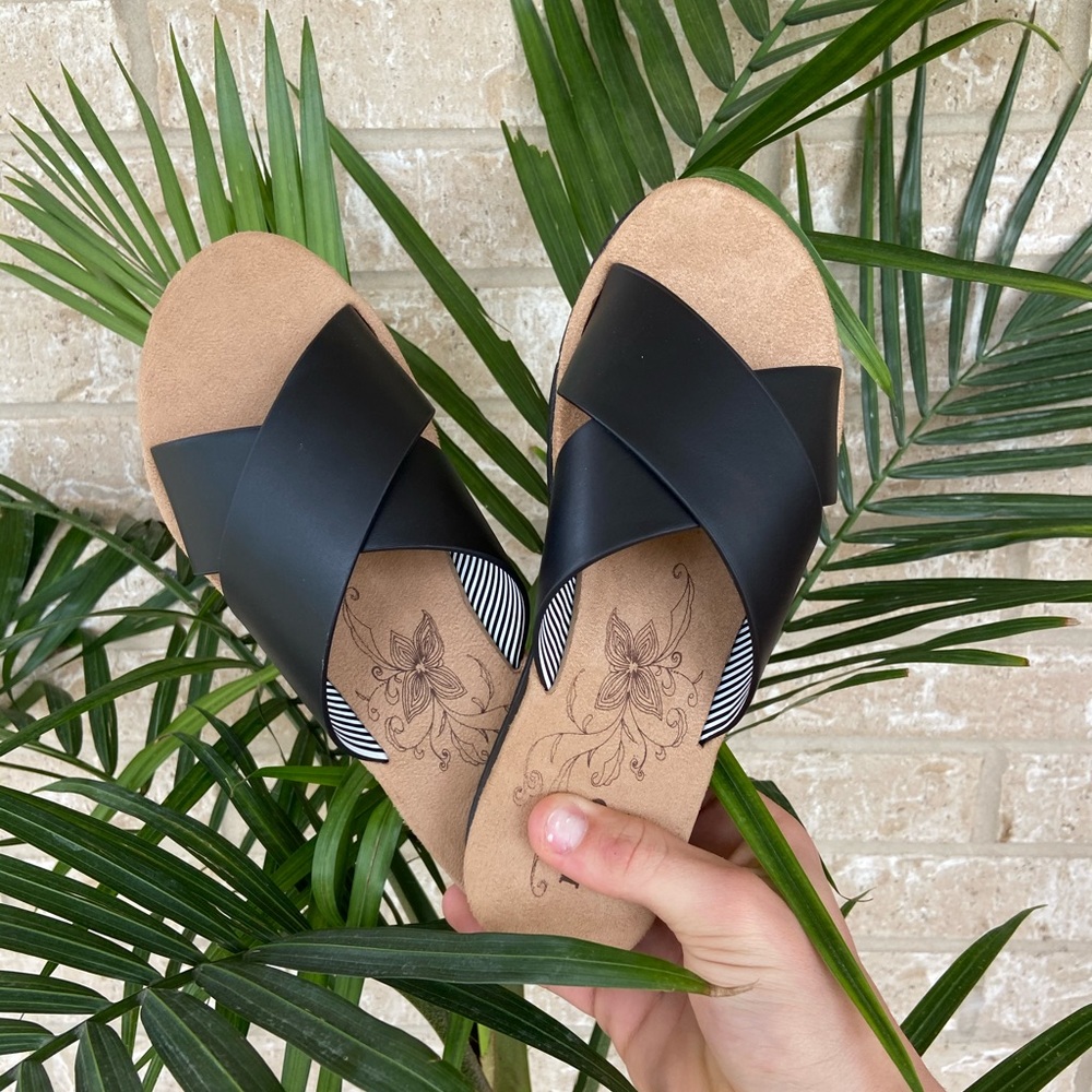 Izod Alyssa slip on sandals